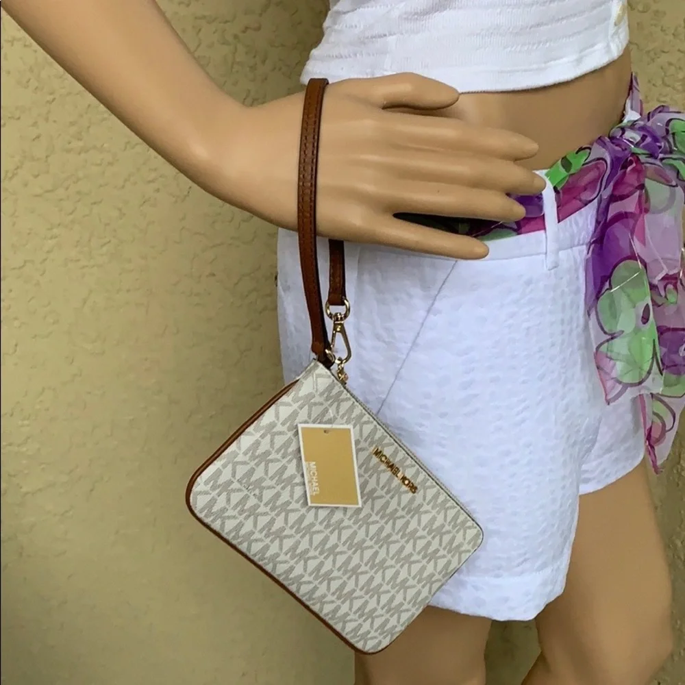Michael Kors Jet Set Travel Lg Top Zip Wristlet